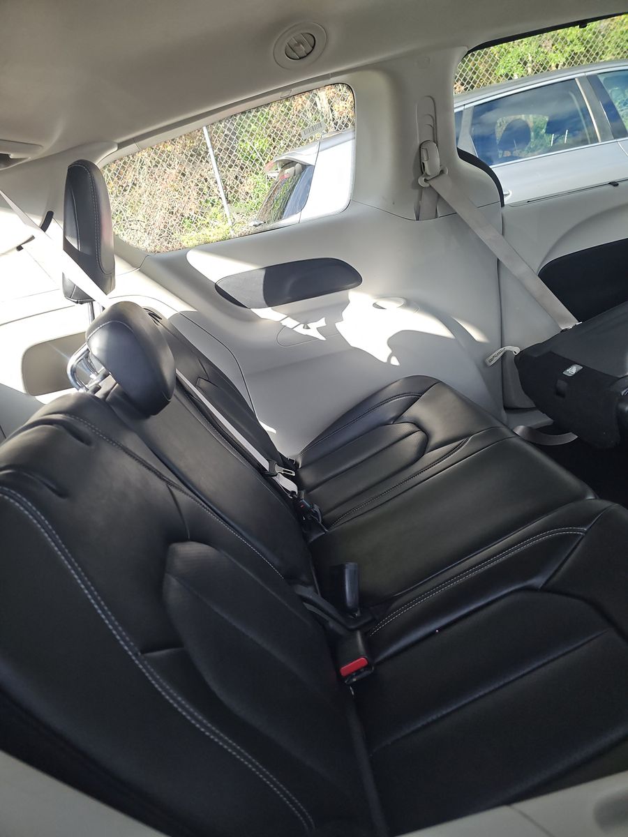 2023 Chrysler Pacifica Touring L FWD