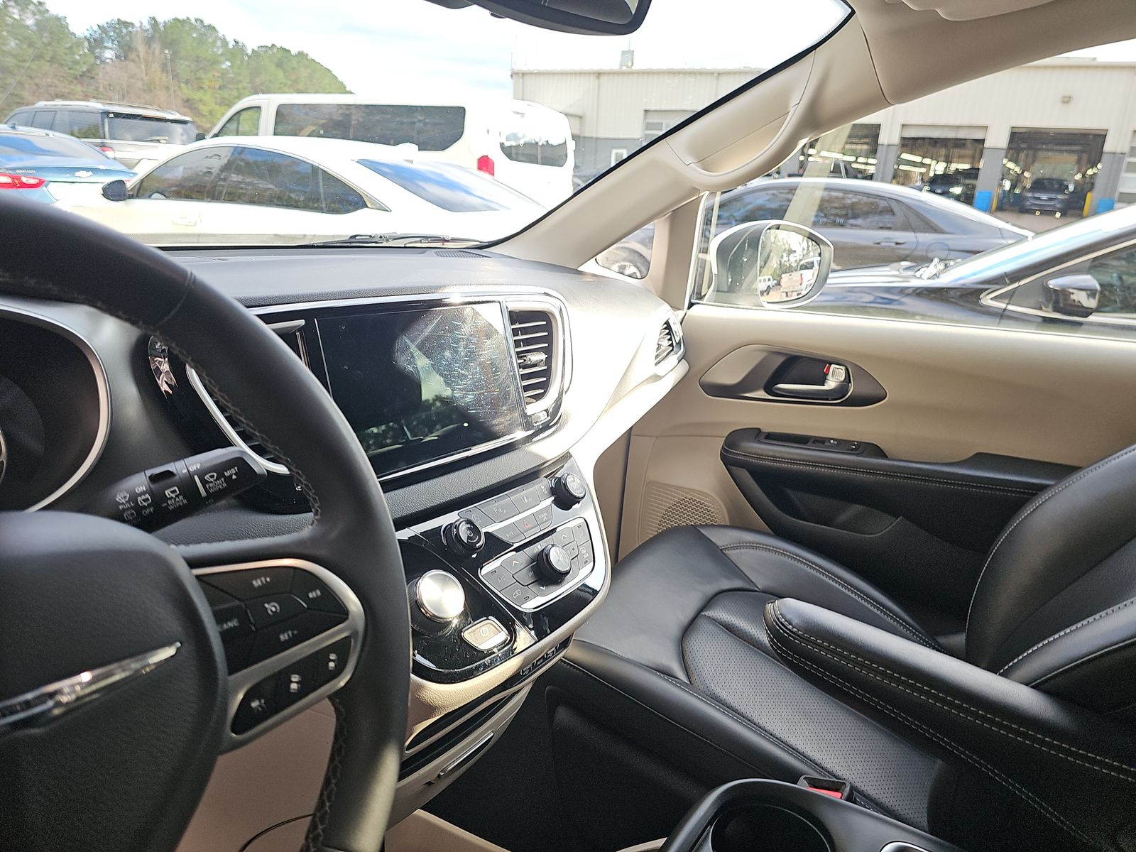 2023 Chrysler Pacifica Touring L FWD