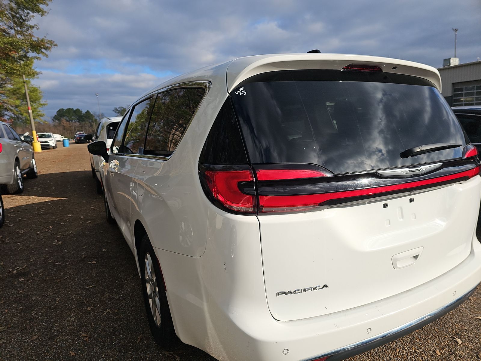 2023 Chrysler Pacifica Touring L FWD