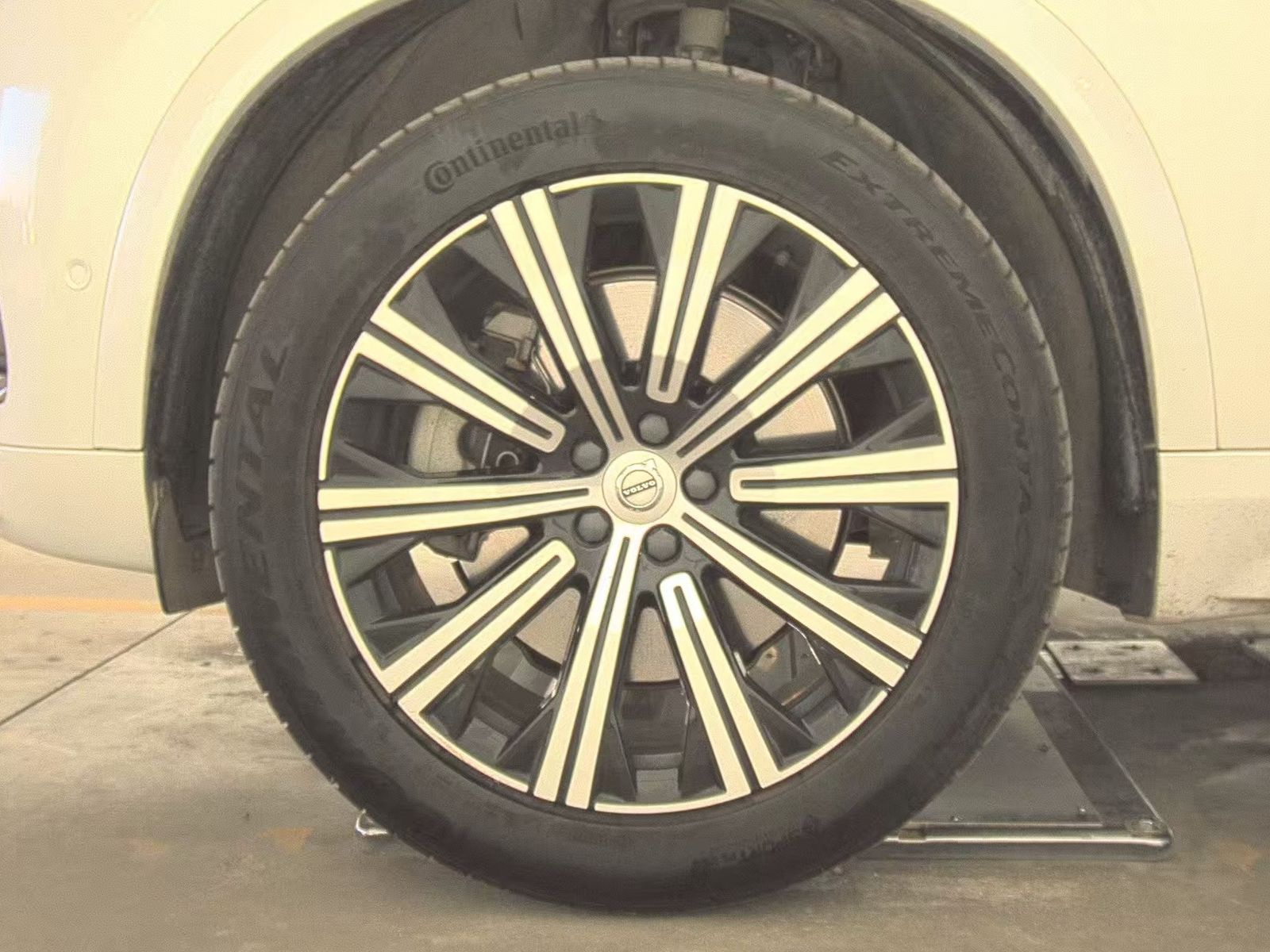 2020 Volvo XC90 Plug-In Hybrid T8 Inscription AWD