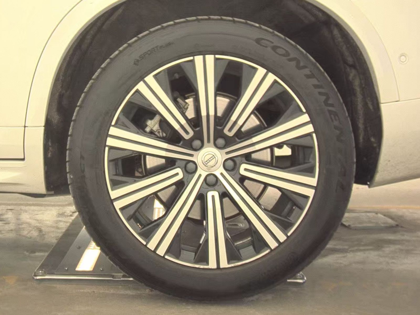 2020 Volvo XC90 Plug-In Hybrid T8 Inscription AWD