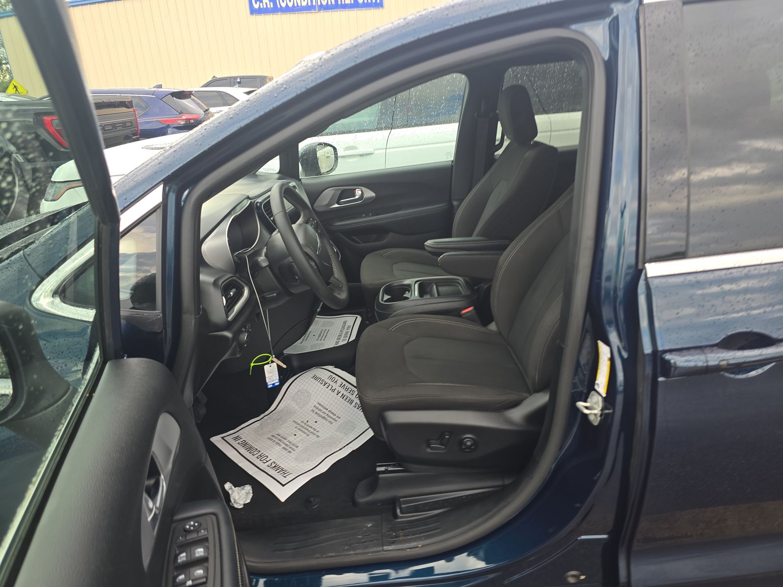 2023 Chrysler Pacifica Touring FWD