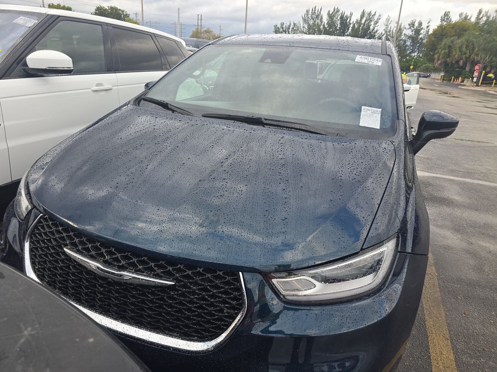 2023 Chrysler Pacifica Touring FWD