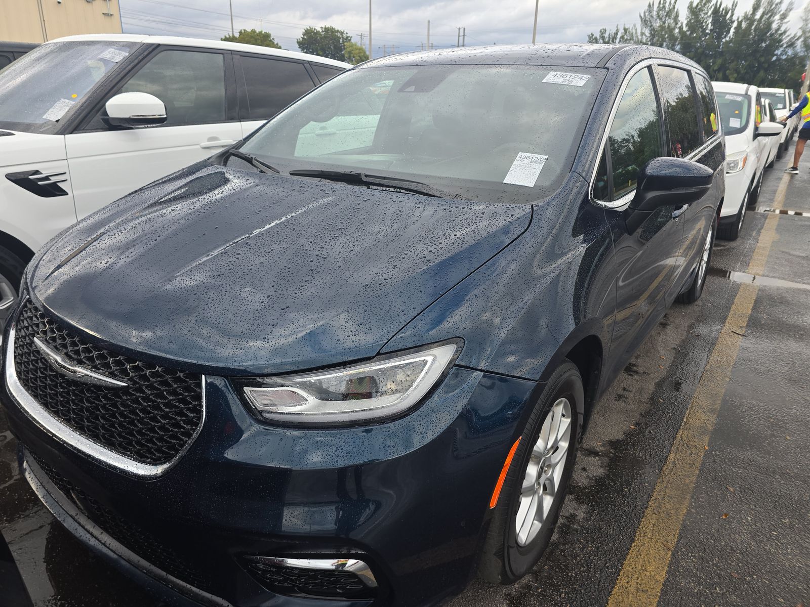 2023 Chrysler Pacifica Touring FWD