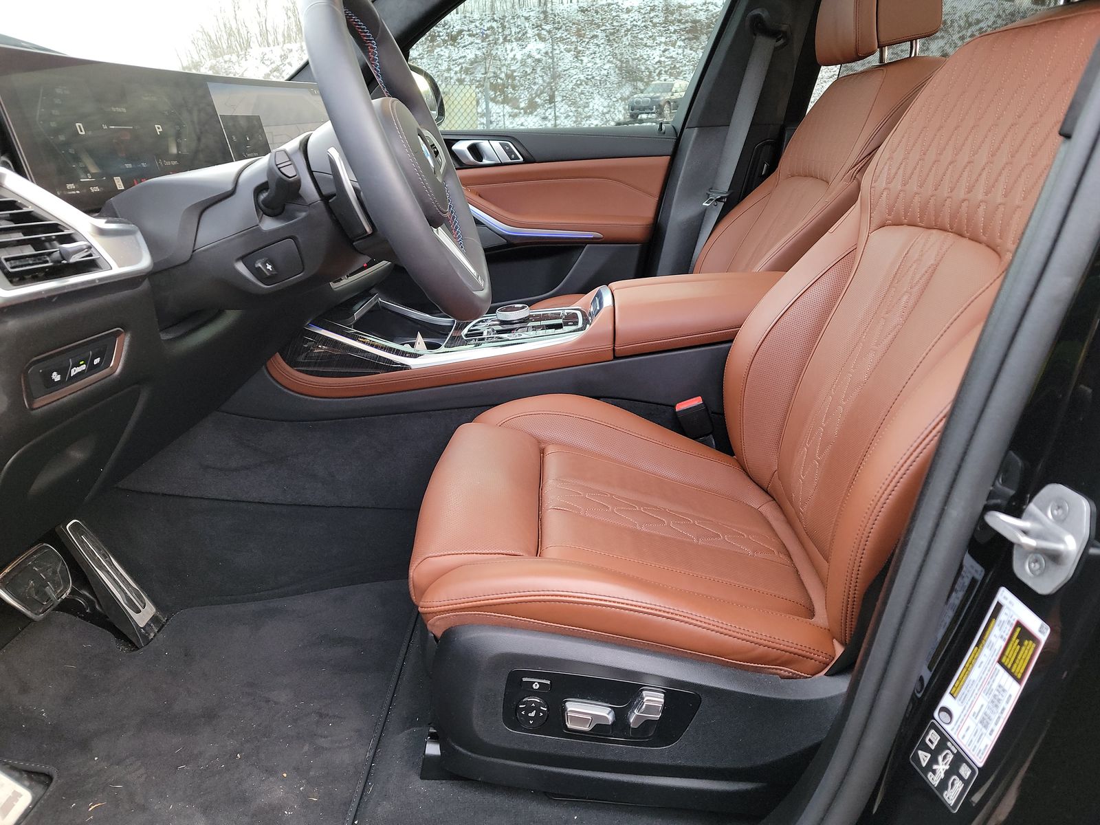 2025 BMW X7 M60i AWD