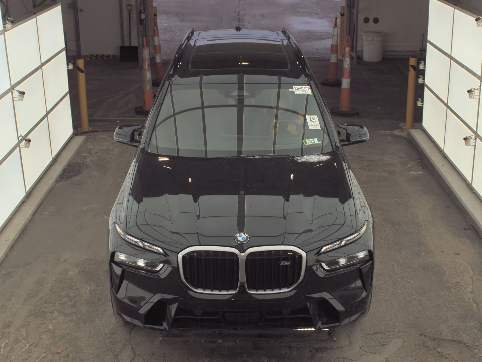 2025 BMW X7 M60i AWD