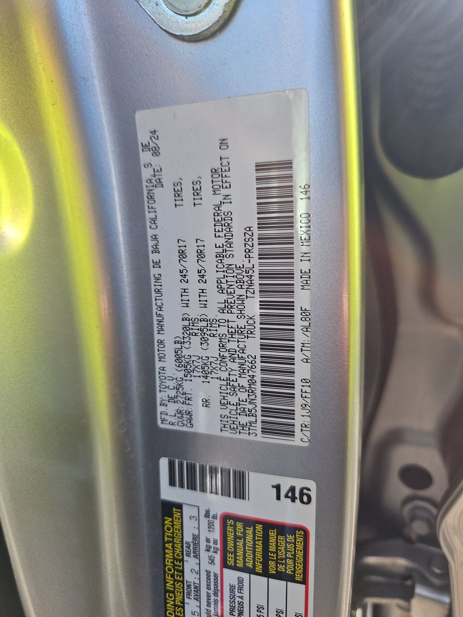 2024 Toyota Tacoma SR5 AWD