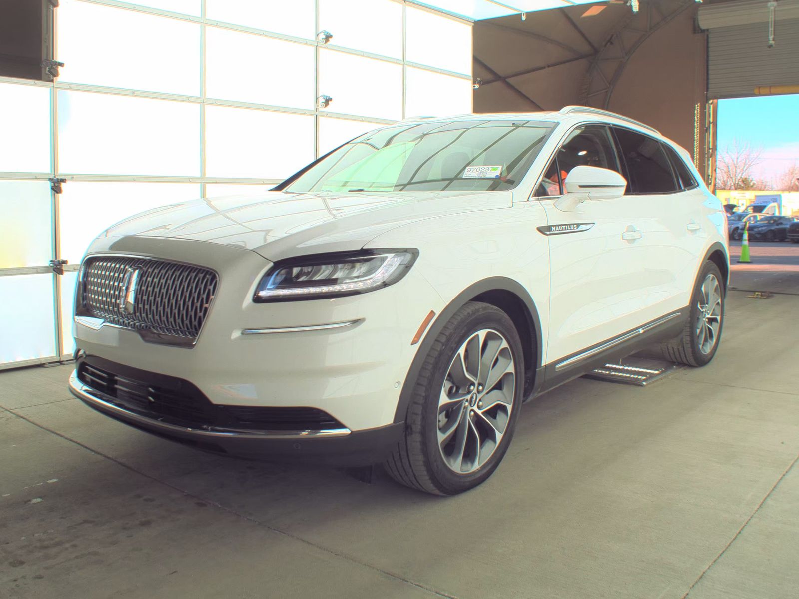 2023 Lincoln Nautilus Reserve FWD