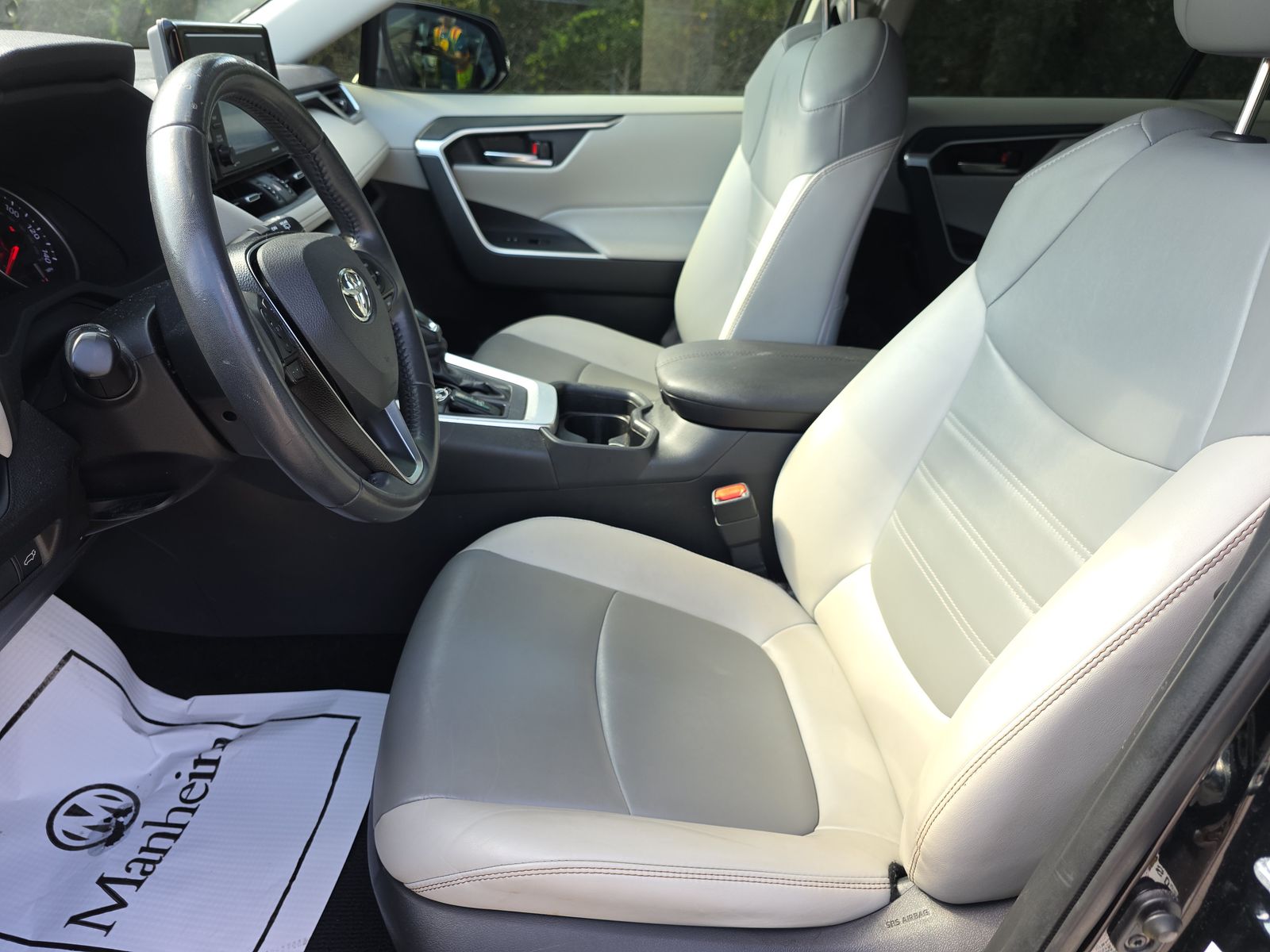 2020 Toyota RAV4 XLE Premium FWD