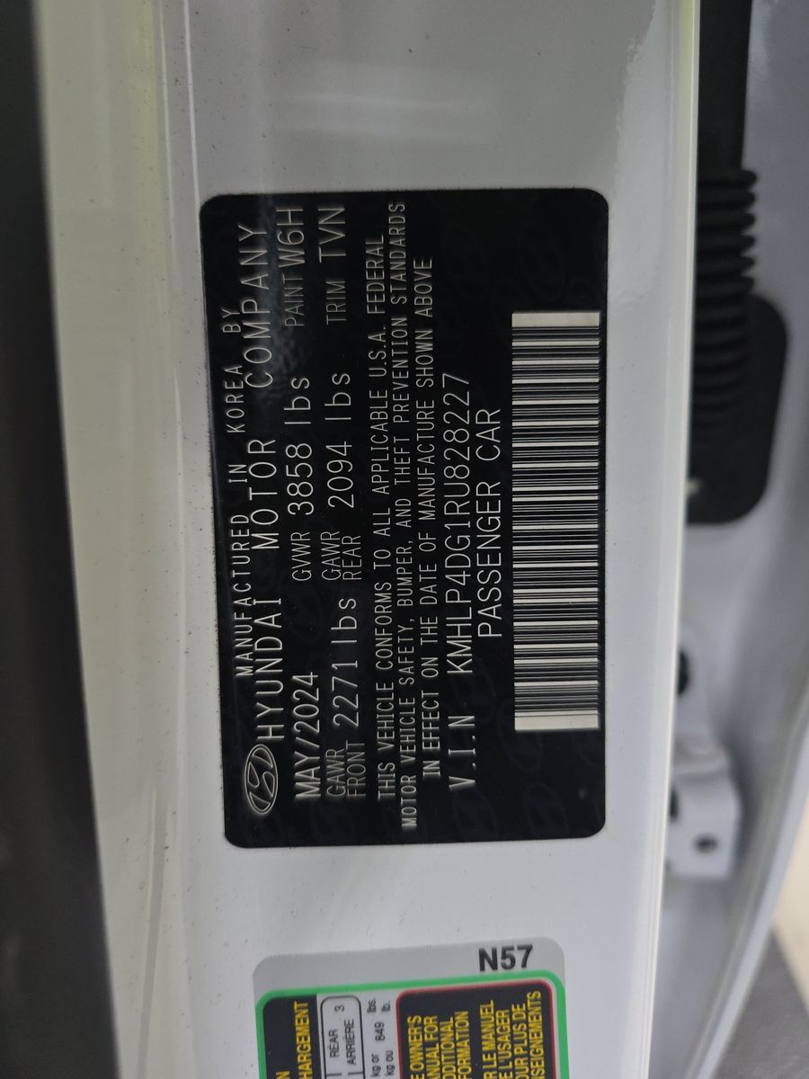 2024 Hyundai Elantra Limited FWD