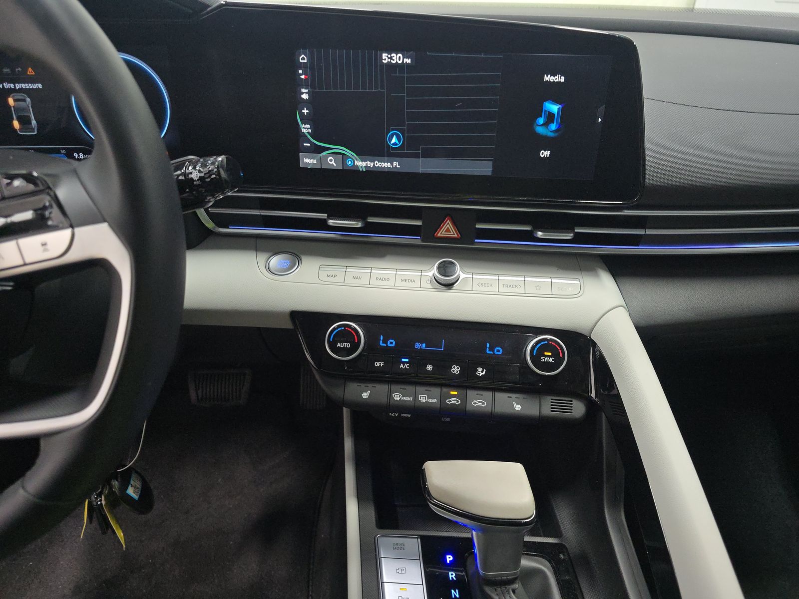 2024 Hyundai Elantra Limited FWD