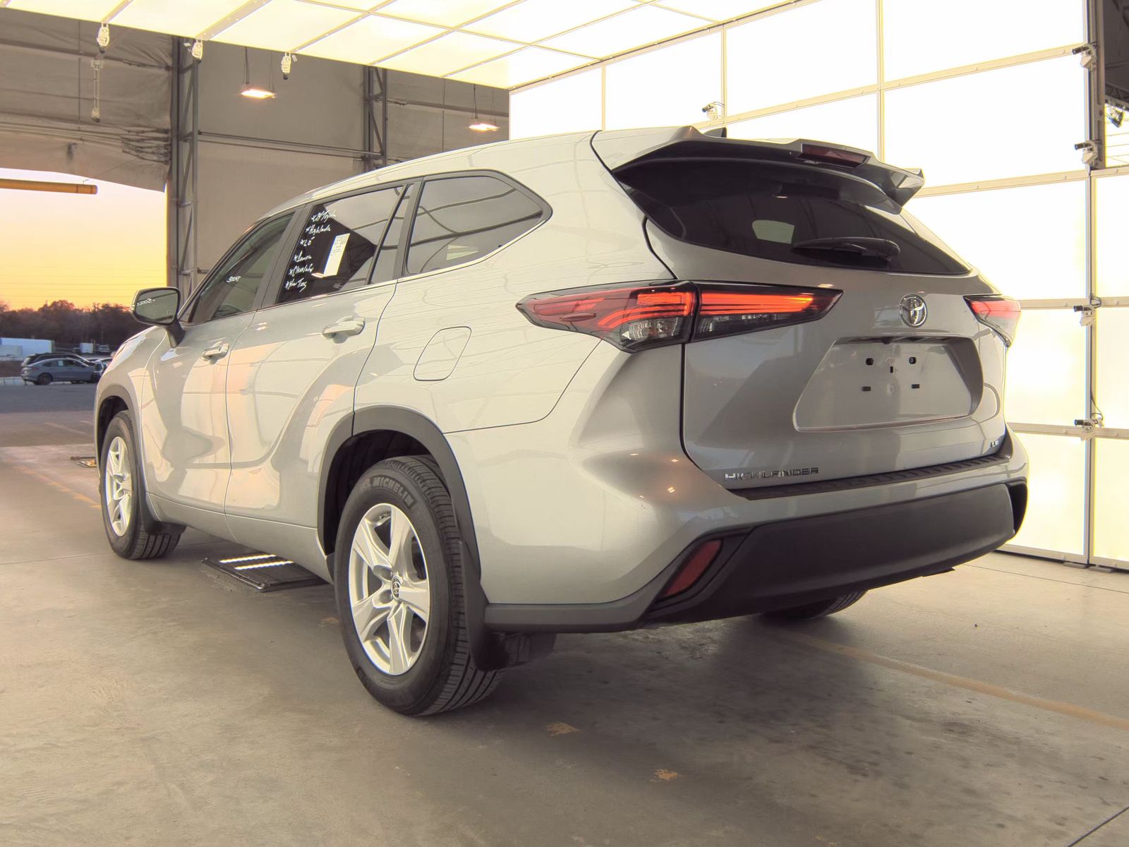 2024 Toyota Highlander LE FWD