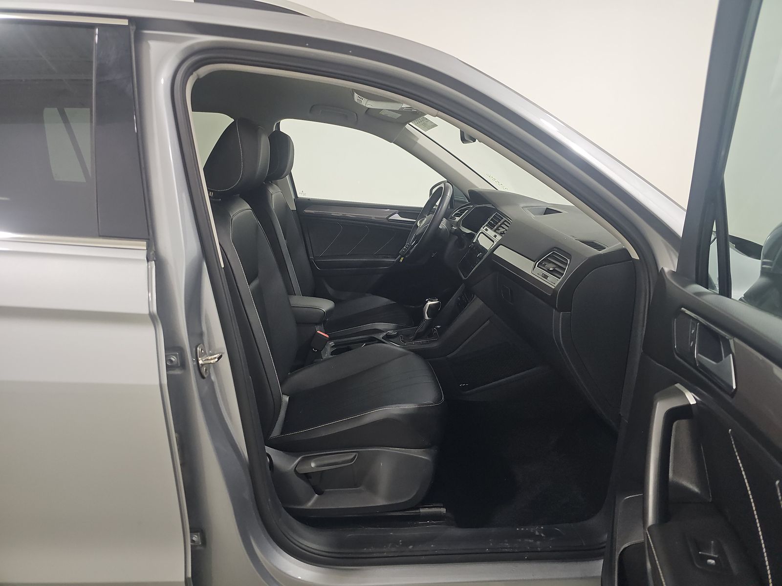 2024 Volkswagen Tiguan 2.0T SE AWD