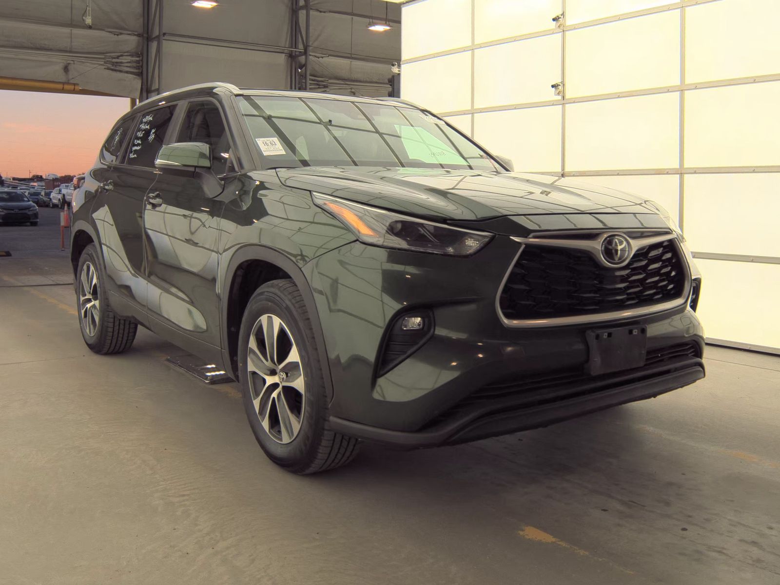 2023 Toyota Highlander XLE FWD