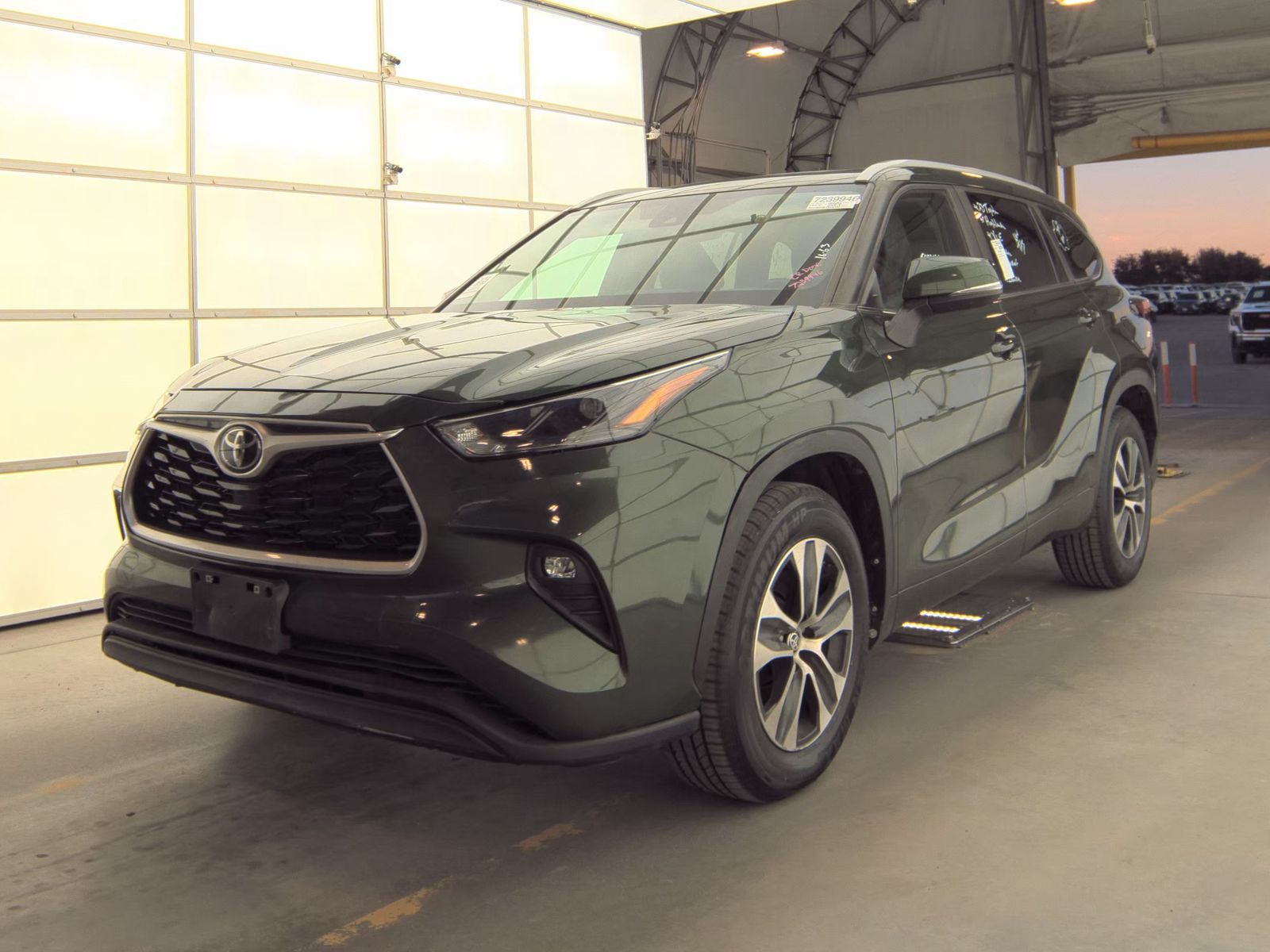 2023 Toyota Highlander XLE FWD