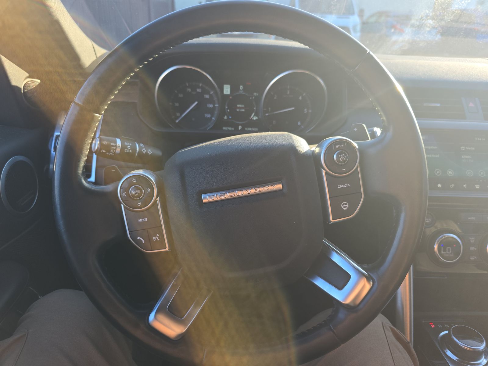 2017 Land Rover Discovery HSE Luxury AWD