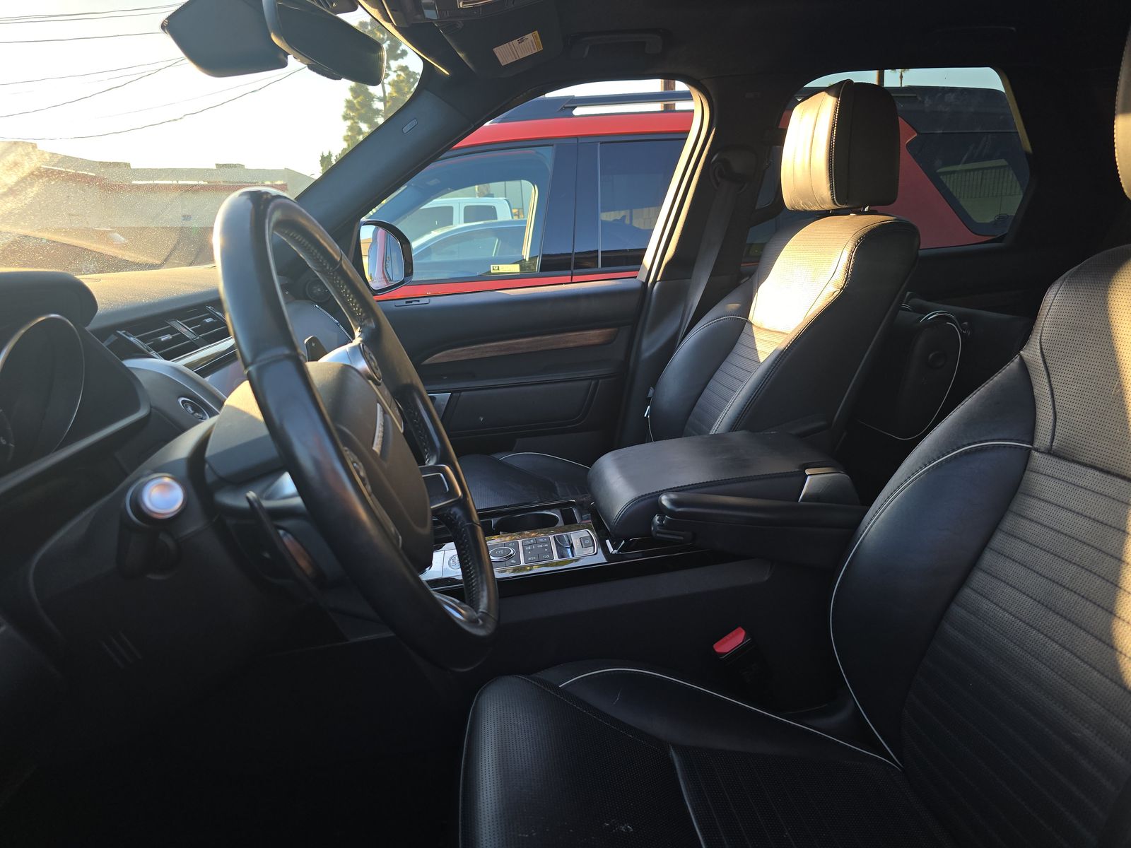 2017 Land Rover Discovery HSE Luxury AWD