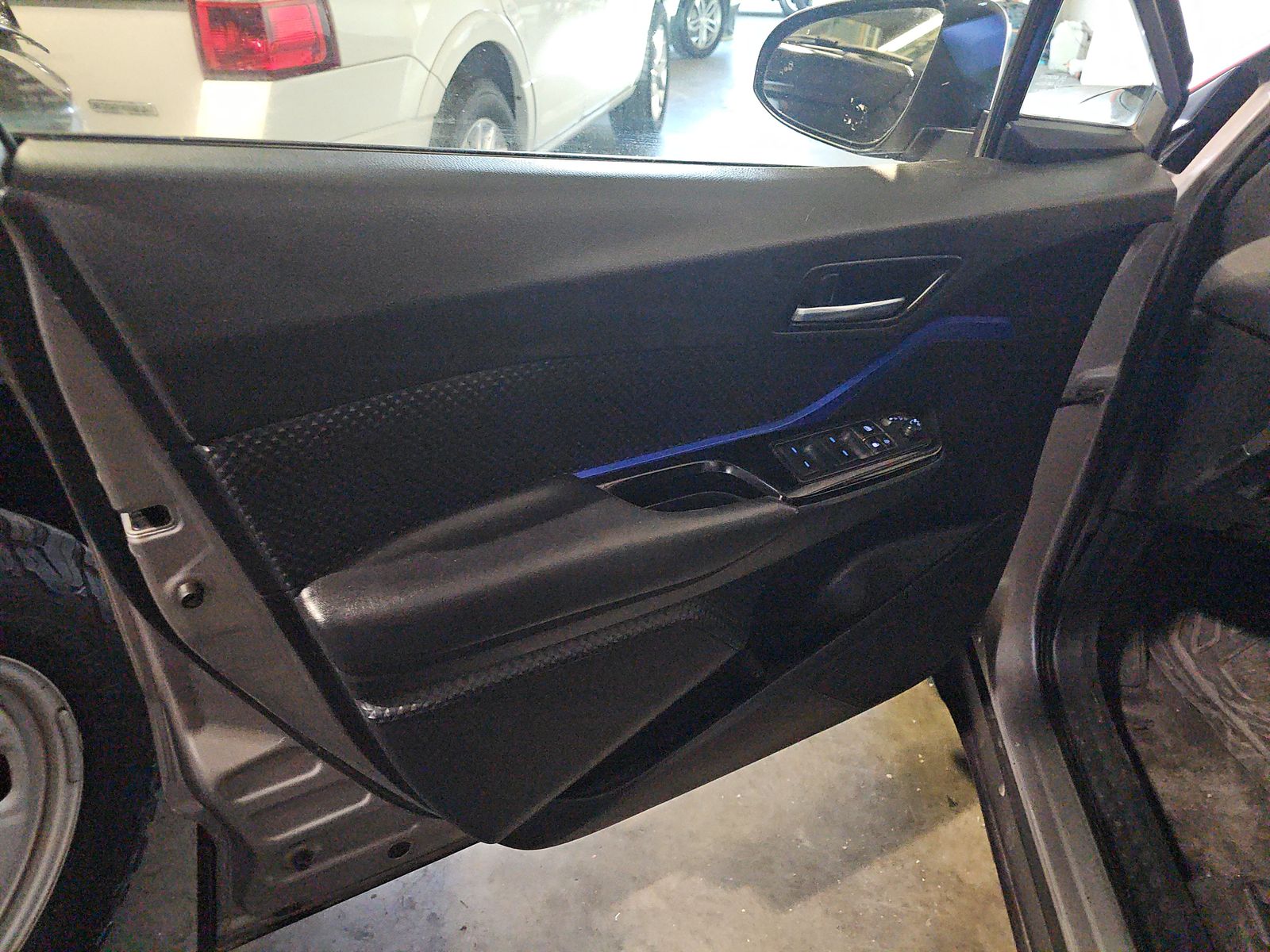 2020 Toyota C-HR XLE FWD