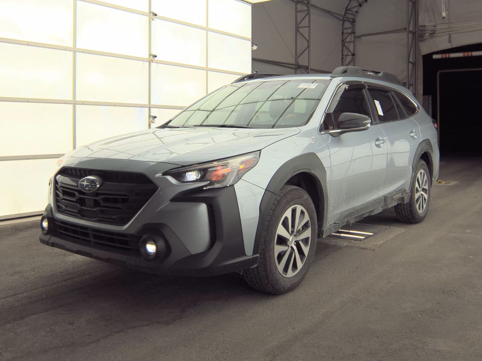 2024 Subaru Outback Premium's photo