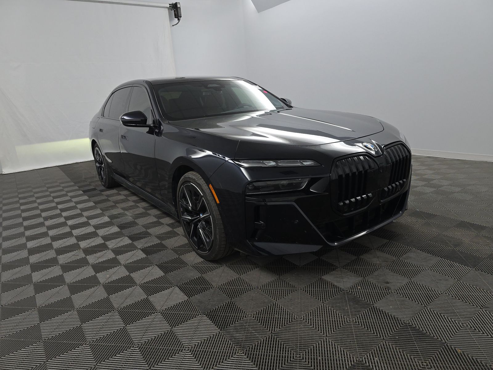 2024 BMW 7 Series 740i RWD