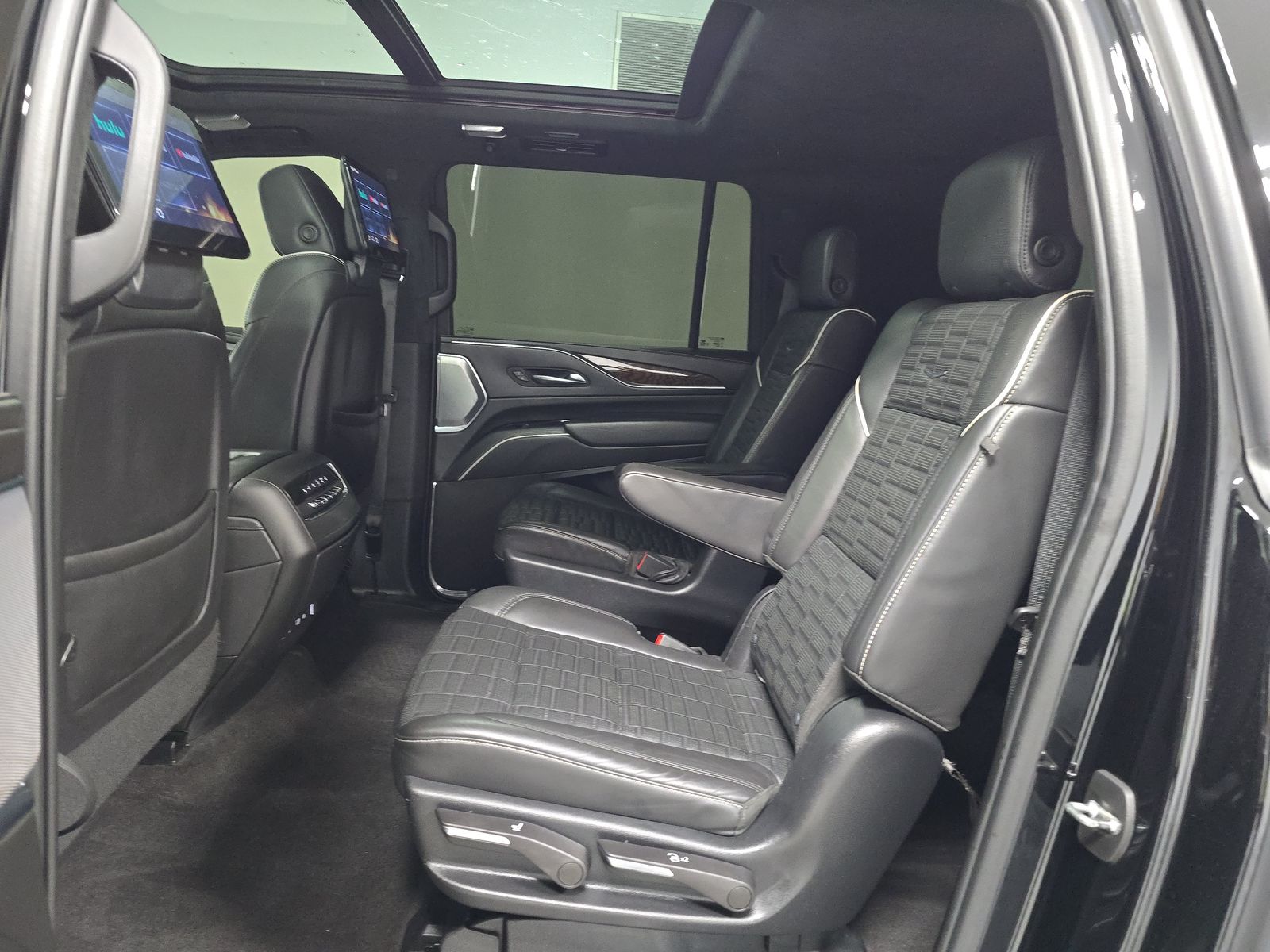 2022 Cadillac Escalade ESV Sport Platinum AWD