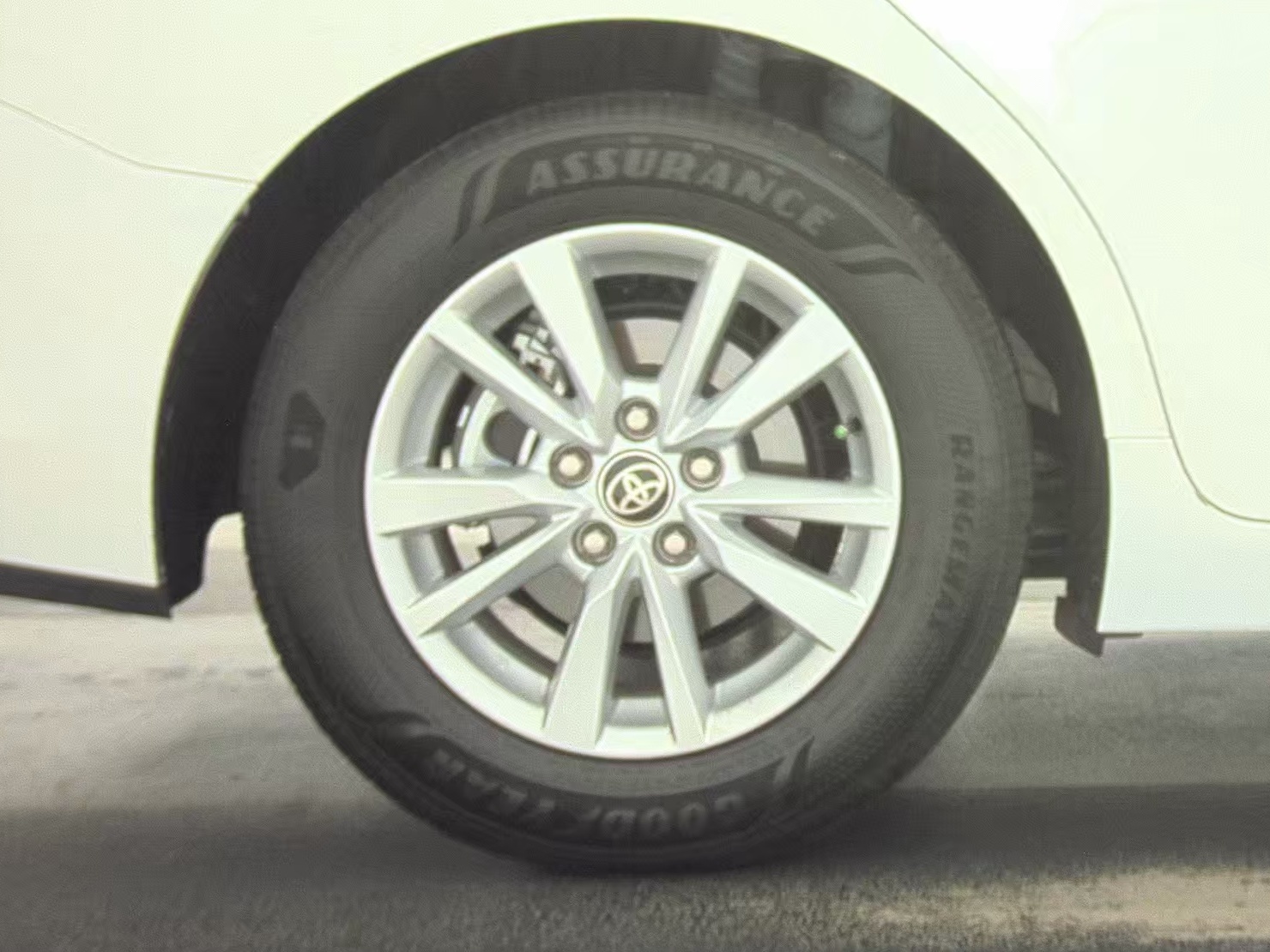 2025 Toyota Camry LE FWD