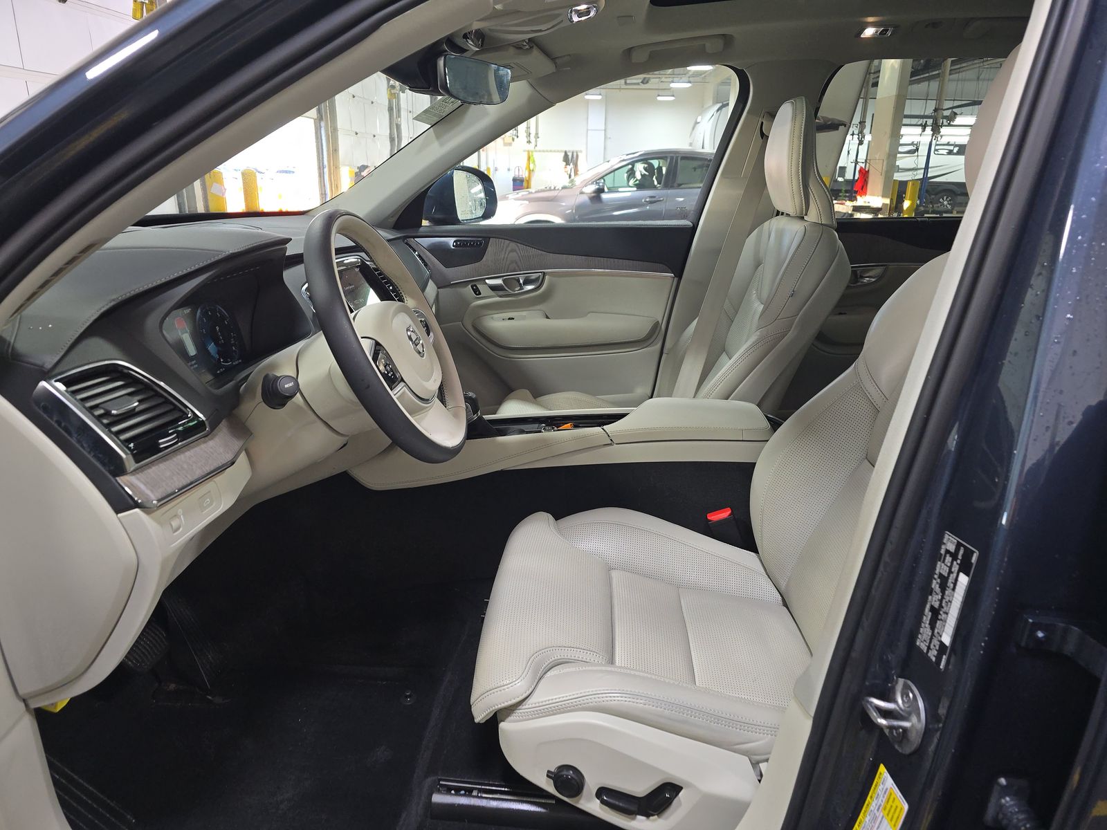 2022 Volvo XC90 T6 Inscription AWD