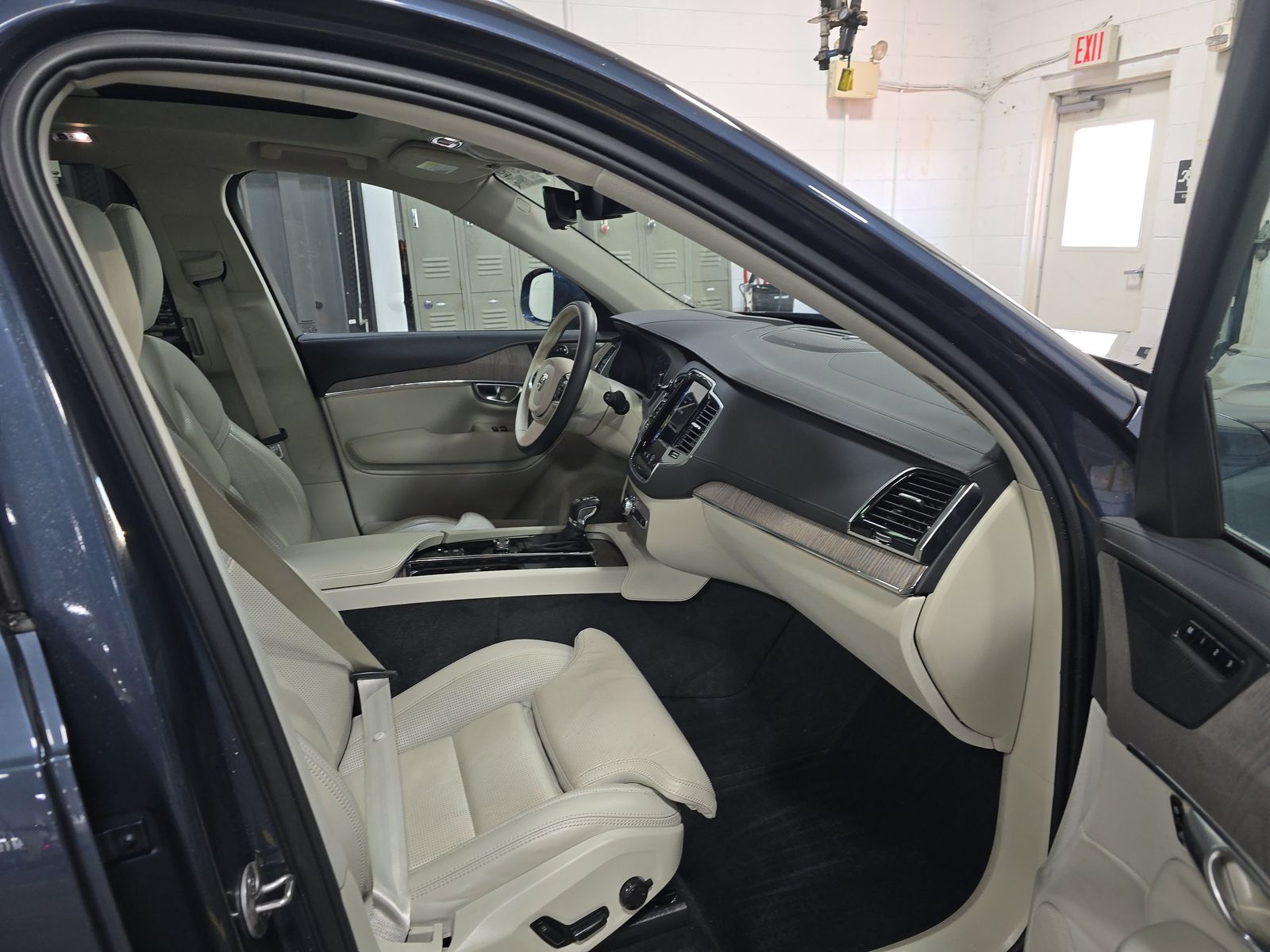 2022 Volvo XC90 T6 Inscription AWD