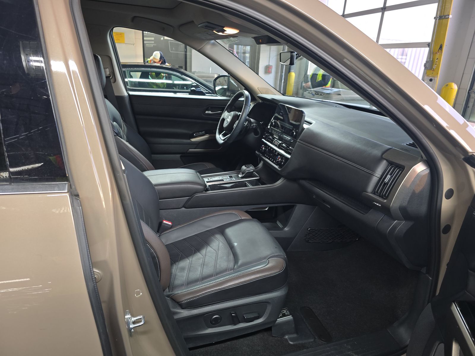 2024 Nissan Pathfinder Platinum FWD