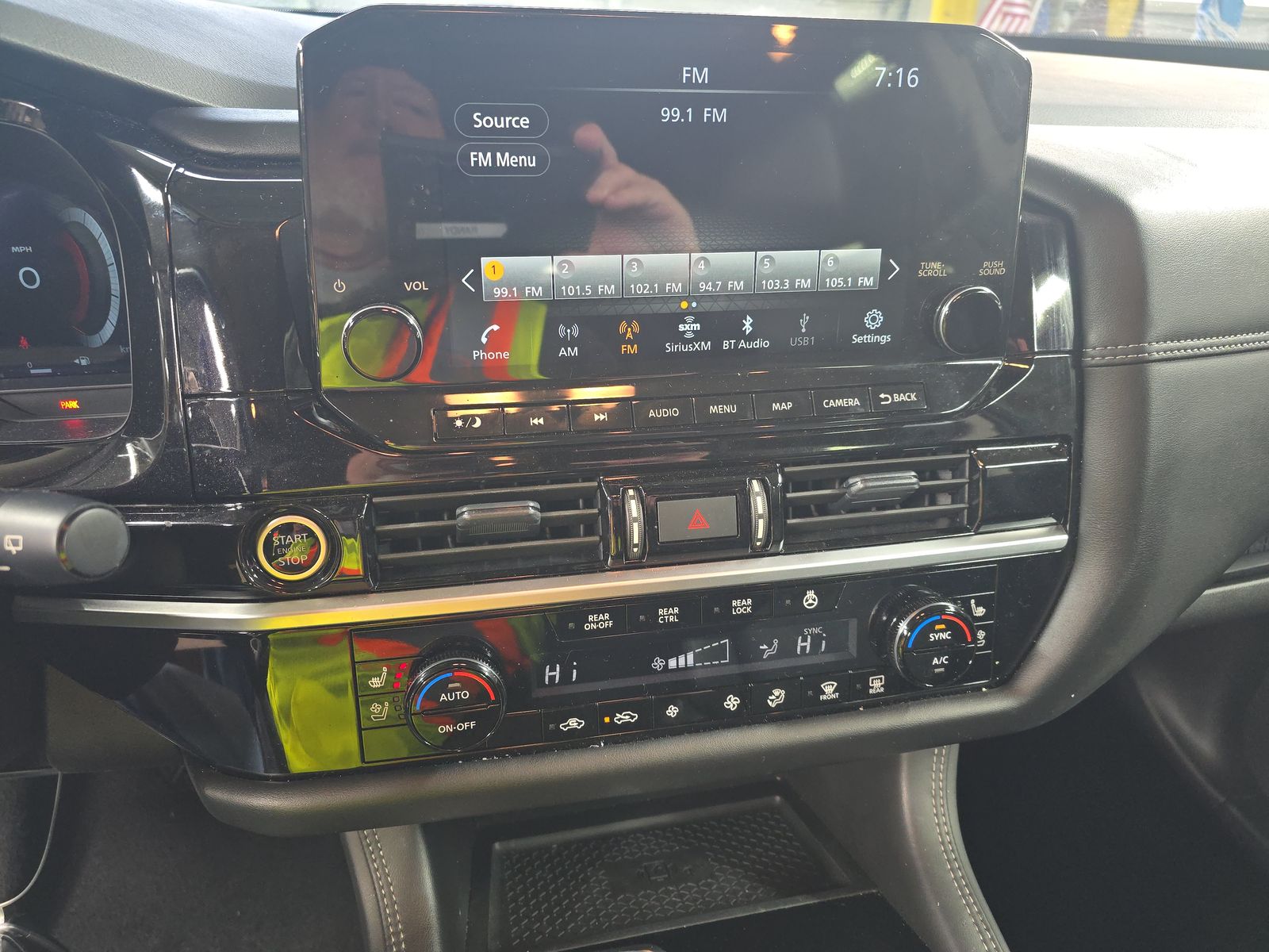 2024 Nissan Pathfinder Platinum FWD