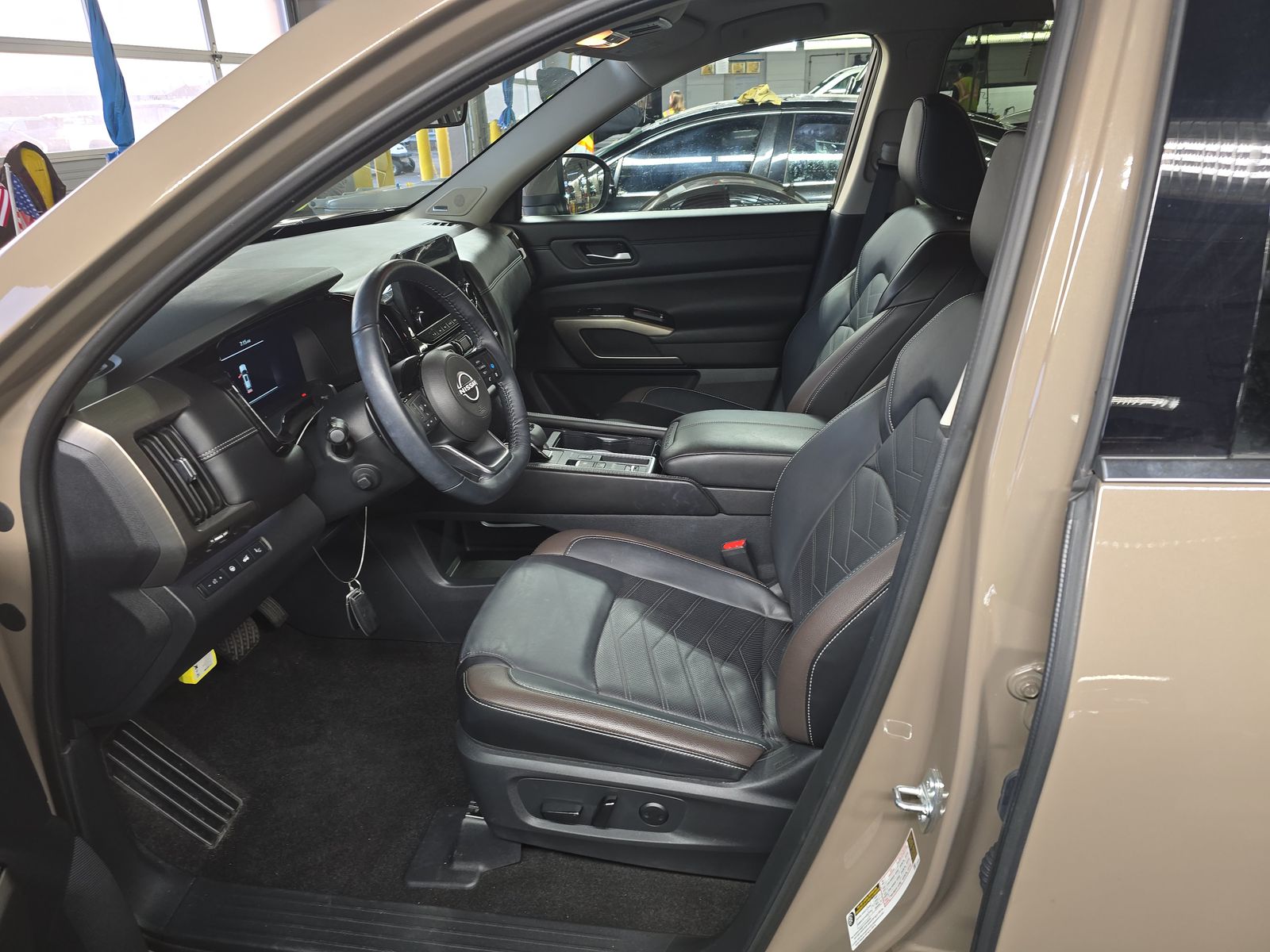 2024 Nissan Pathfinder Platinum FWD