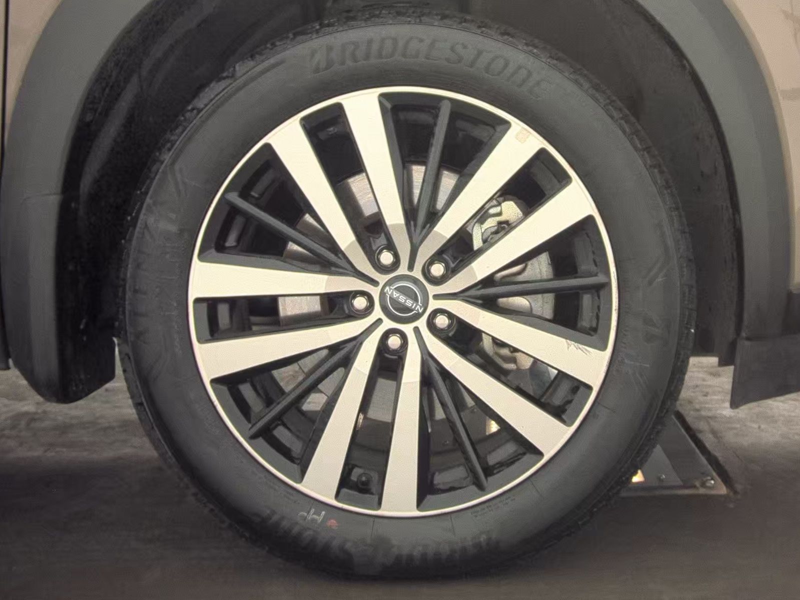 2024 Nissan Pathfinder Platinum FWD