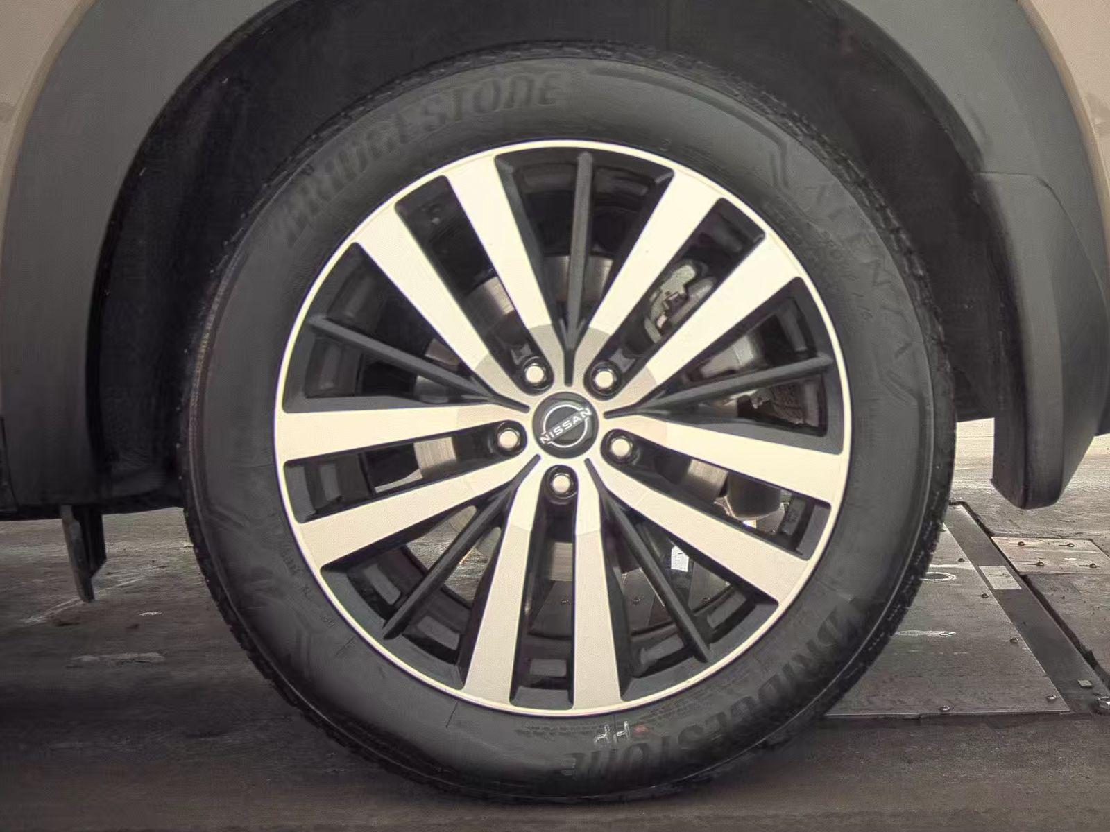 2024 Nissan Pathfinder Platinum FWD