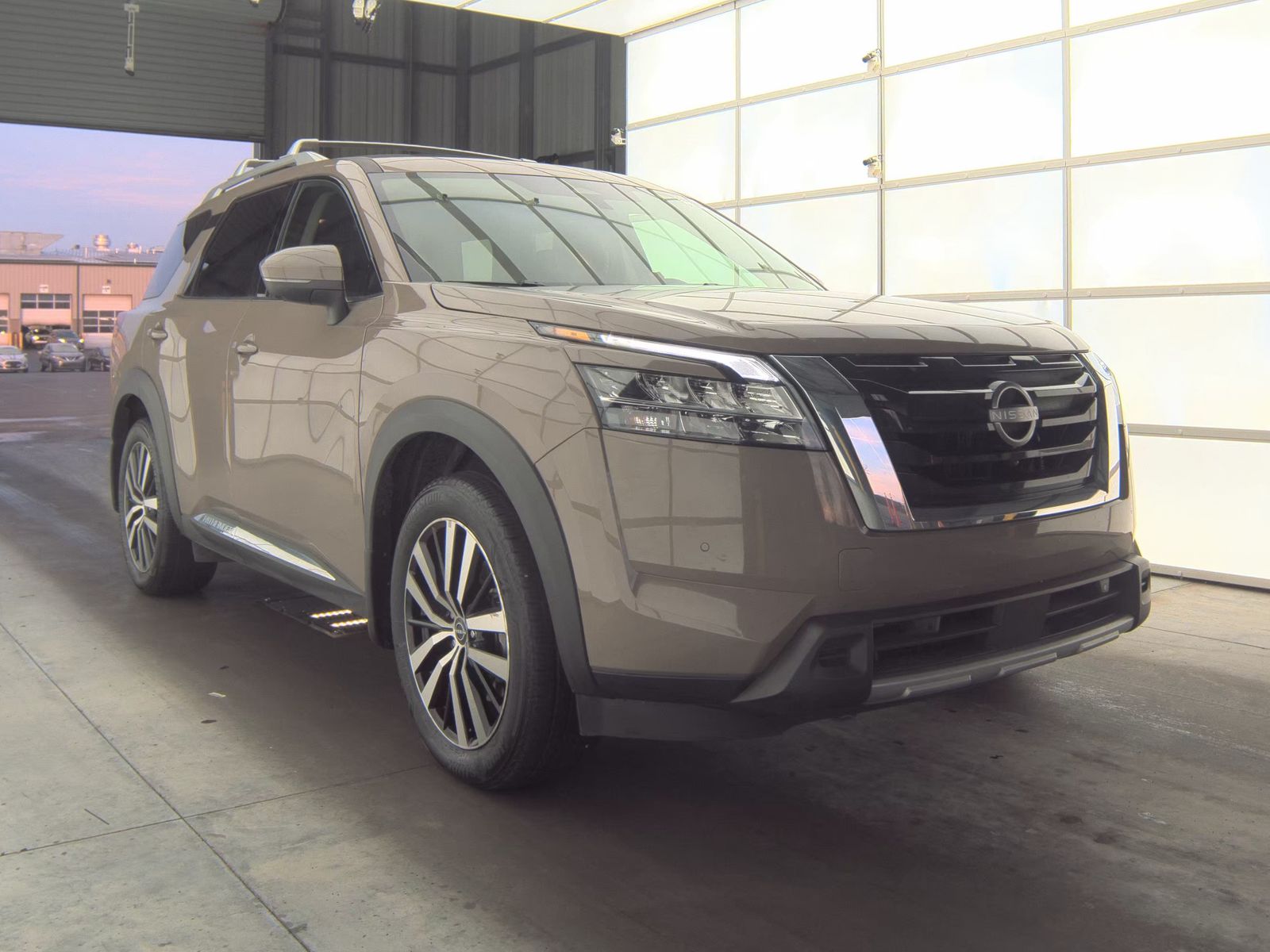 2024 Nissan Pathfinder Platinum FWD