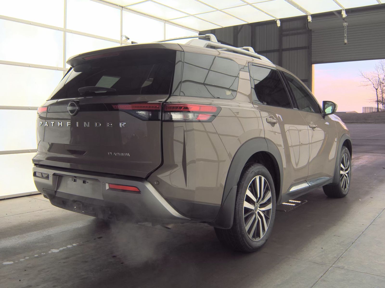 2024 Nissan Pathfinder Platinum FWD