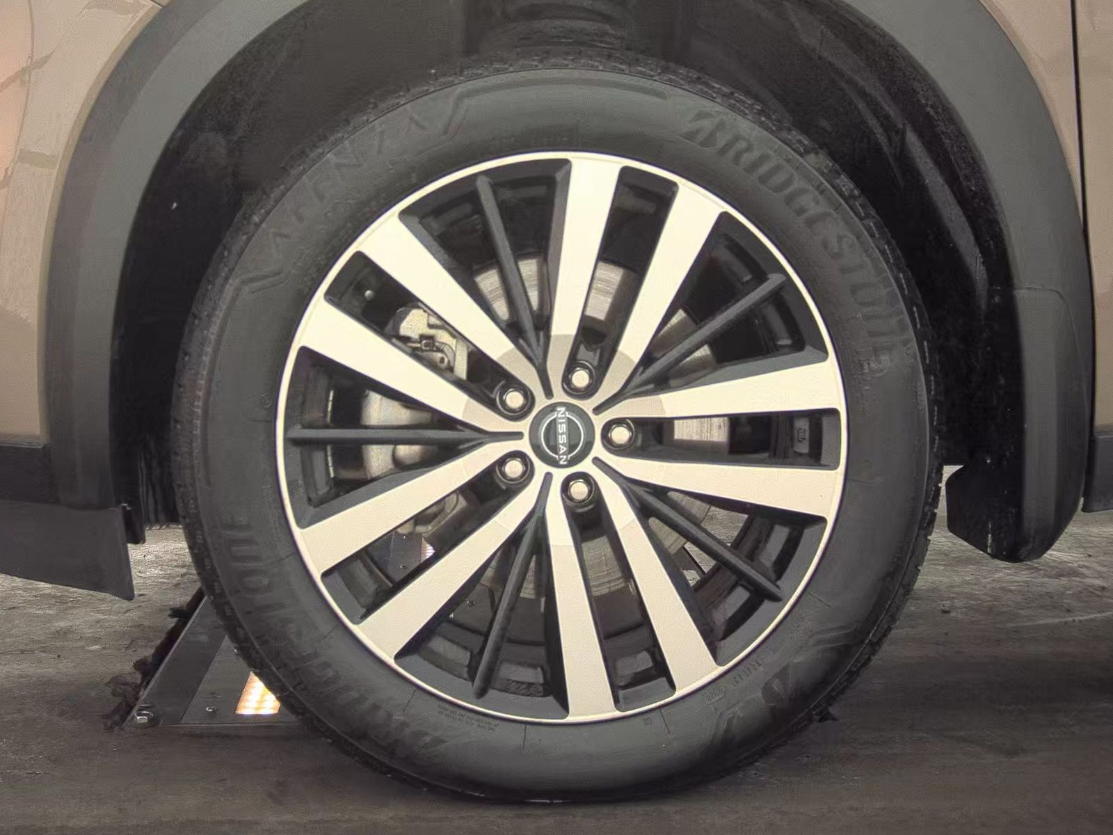 2024 Nissan Pathfinder Platinum FWD