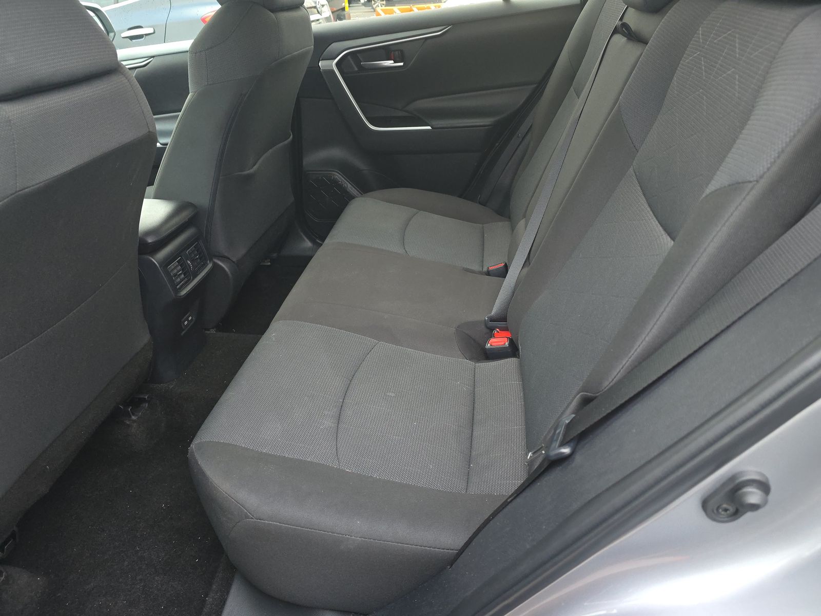 2025 Toyota RAV4 XLE FWD