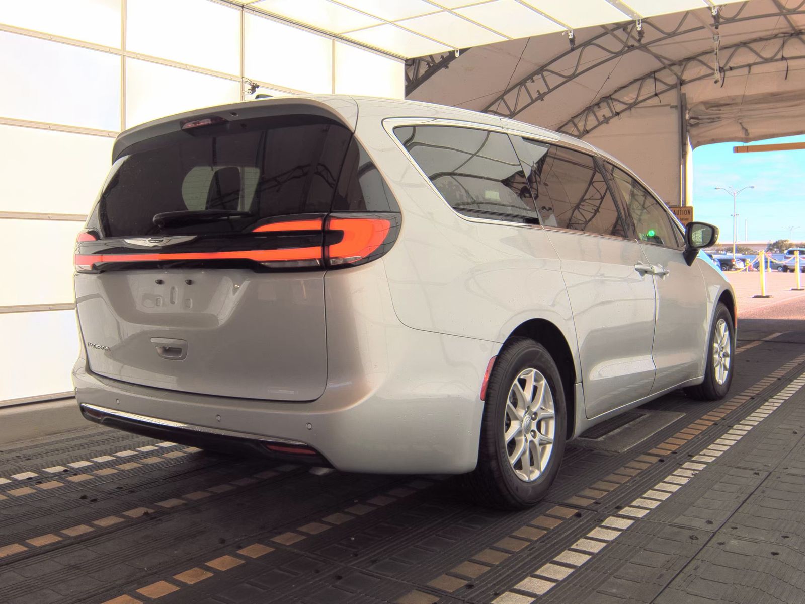 2024 Chrysler Pacifica Touring L FWD