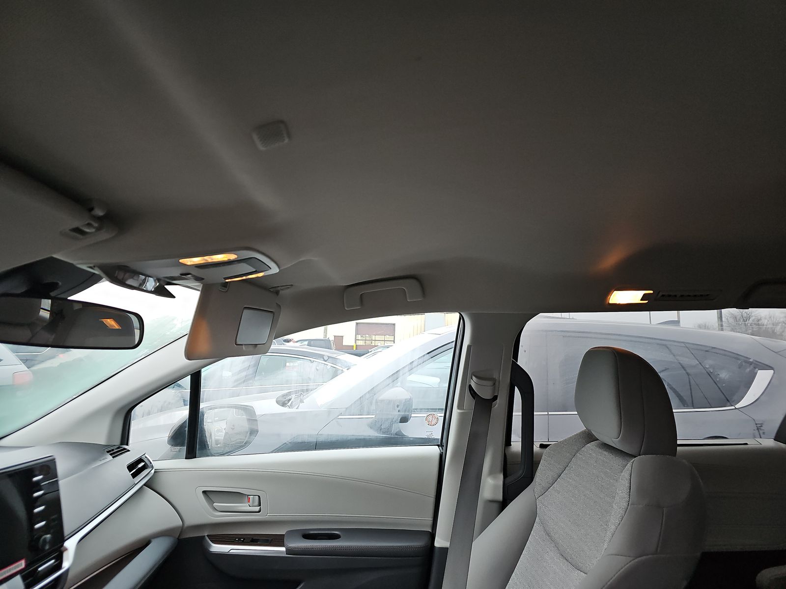 2024 Toyota Sienna LE FWD