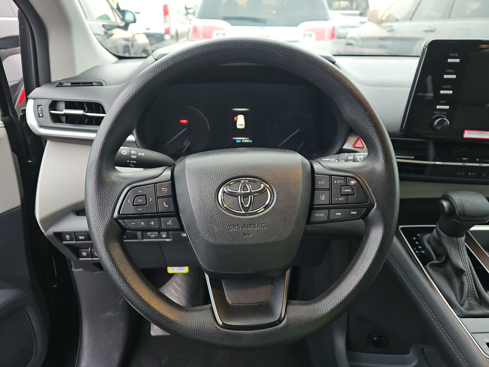 2024 Toyota Sienna LE FWD