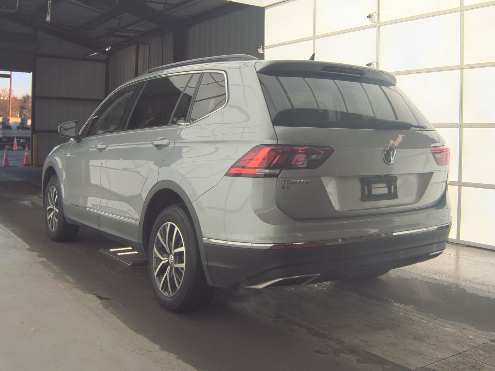 2020 Volkswagen Tiguan 2.0T SE FWD