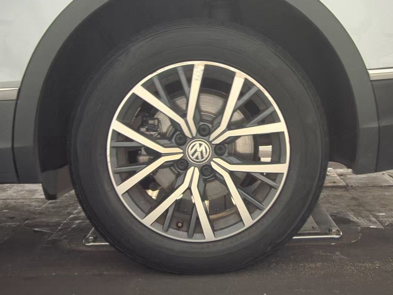 2020 Volkswagen Tiguan 2.0T SE FWD