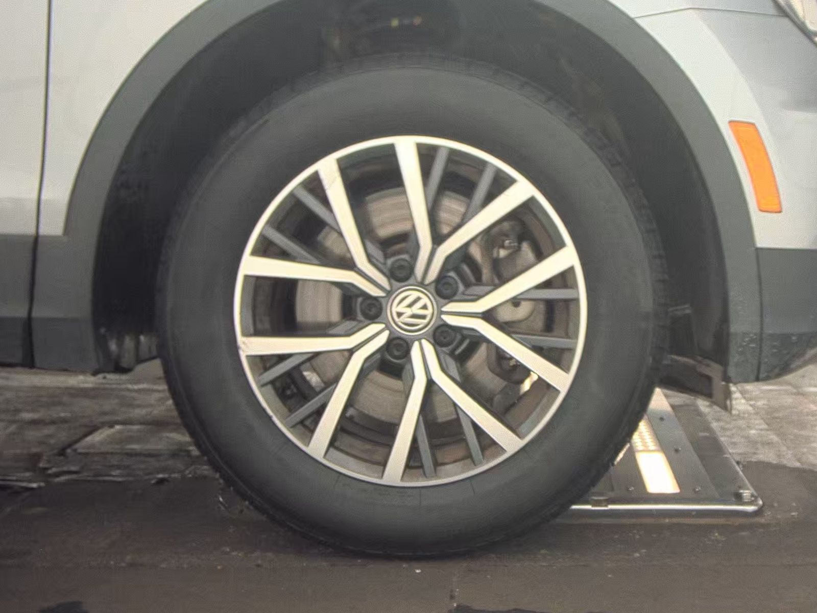 2020 Volkswagen Tiguan 2.0T SE FWD