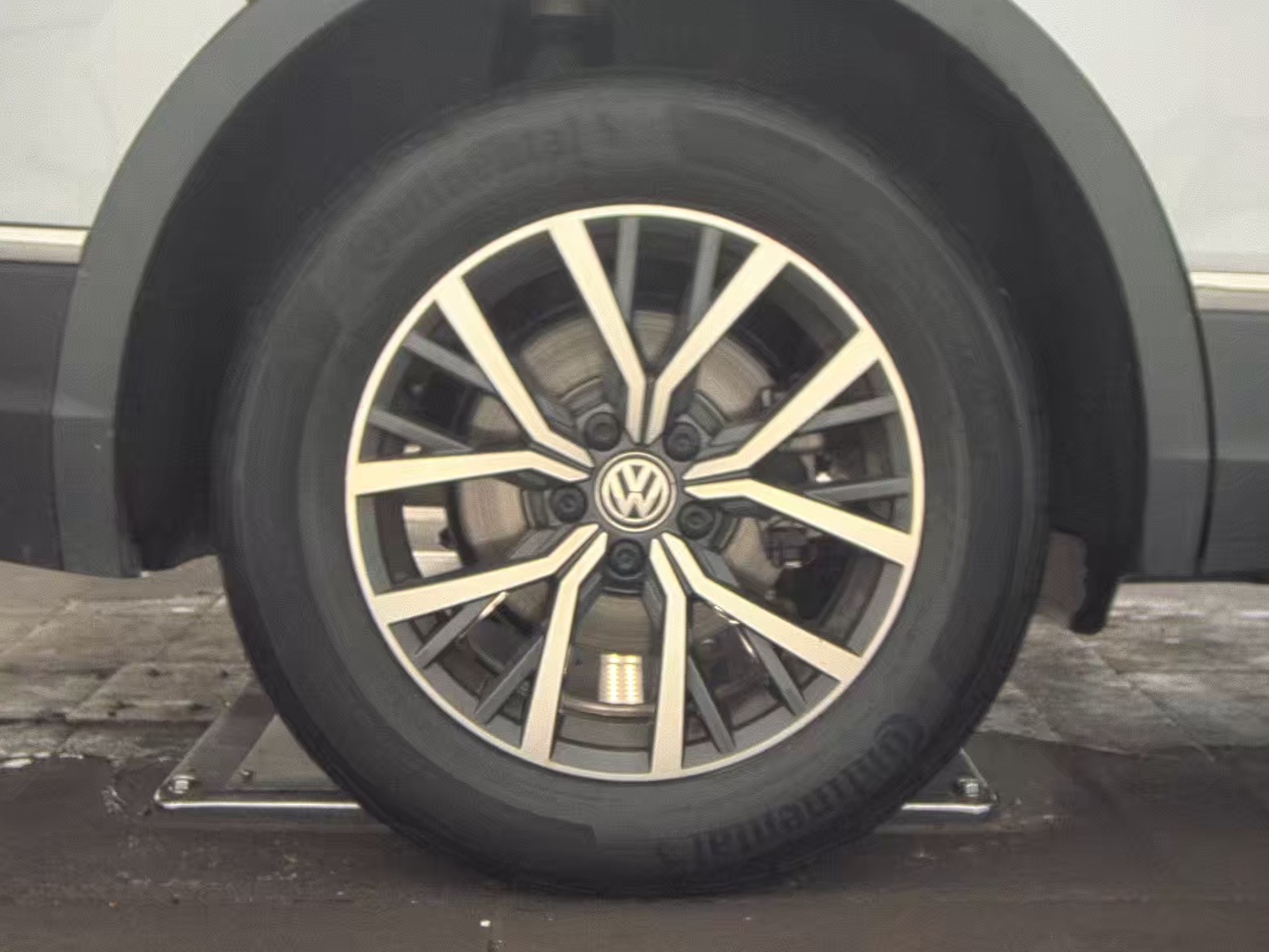 2020 Volkswagen Tiguan 2.0T SE FWD