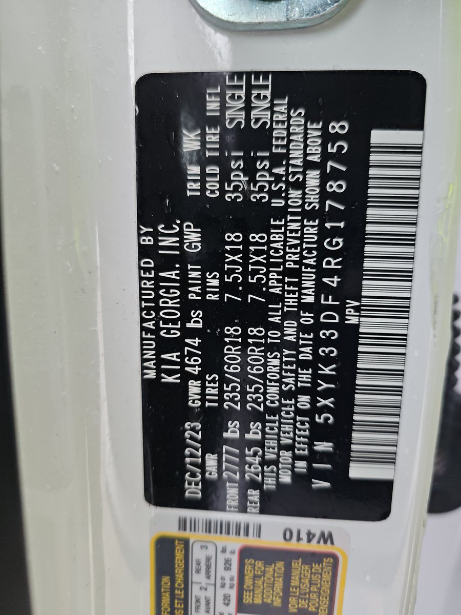 2024 Kia Sportage EX FWD