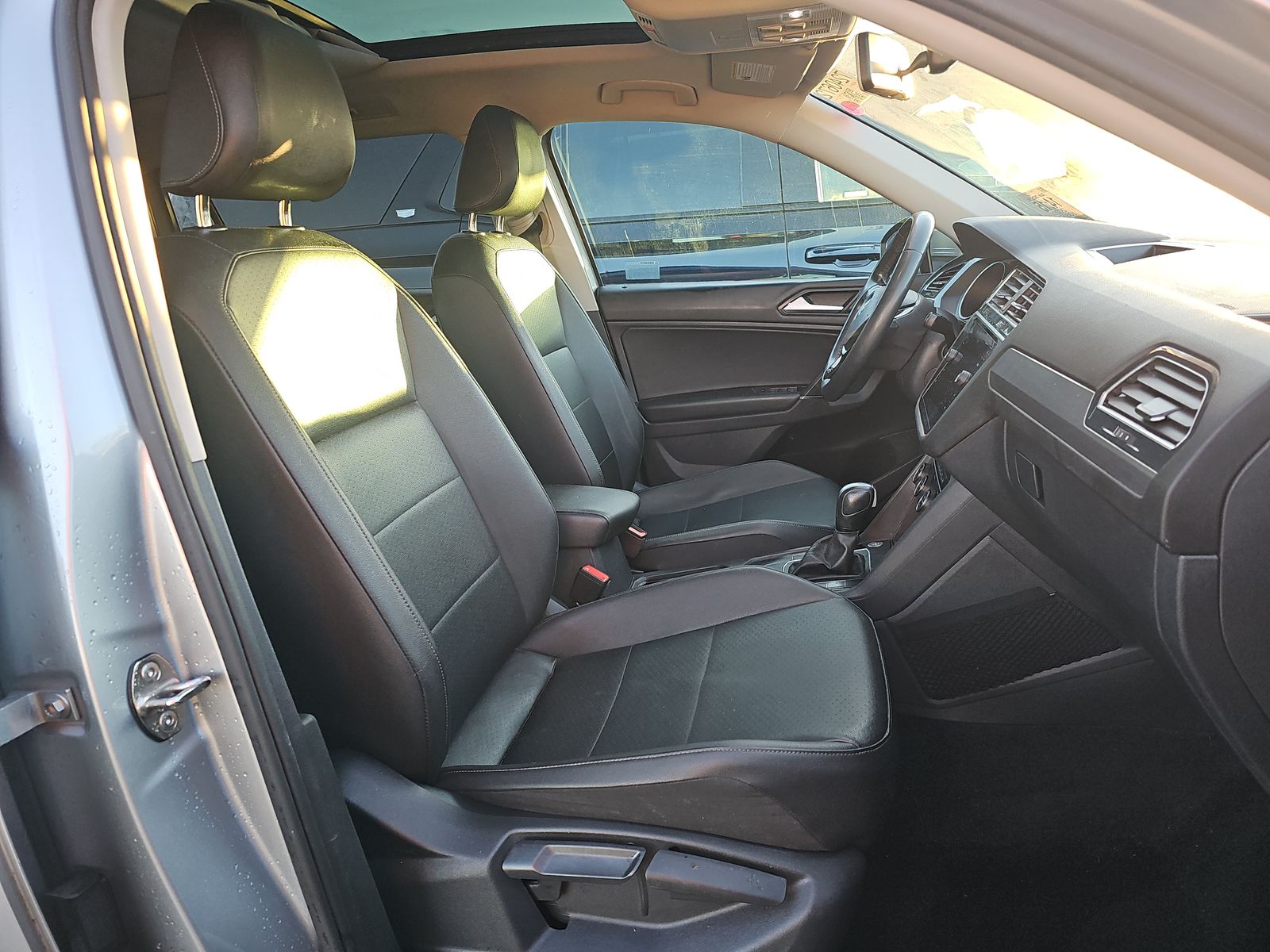 2020 Volkswagen Tiguan 2.0T SE FWD