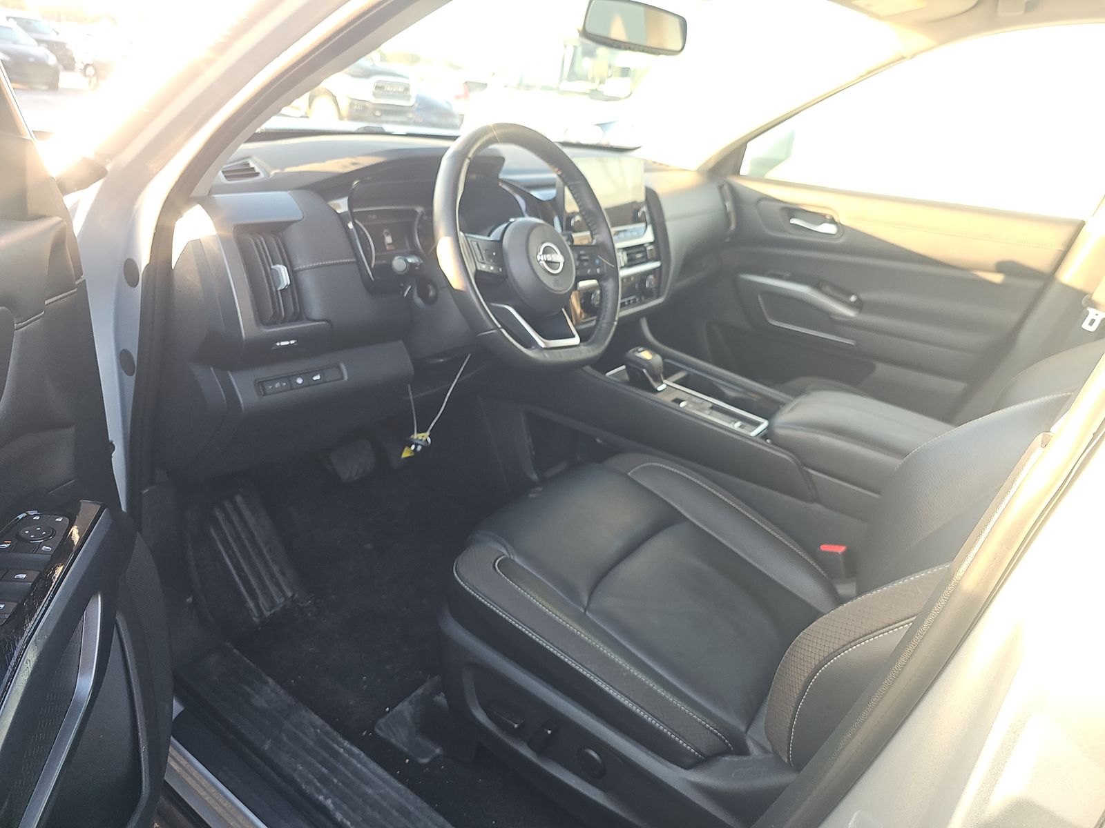 2022 Nissan Pathfinder SL FWD