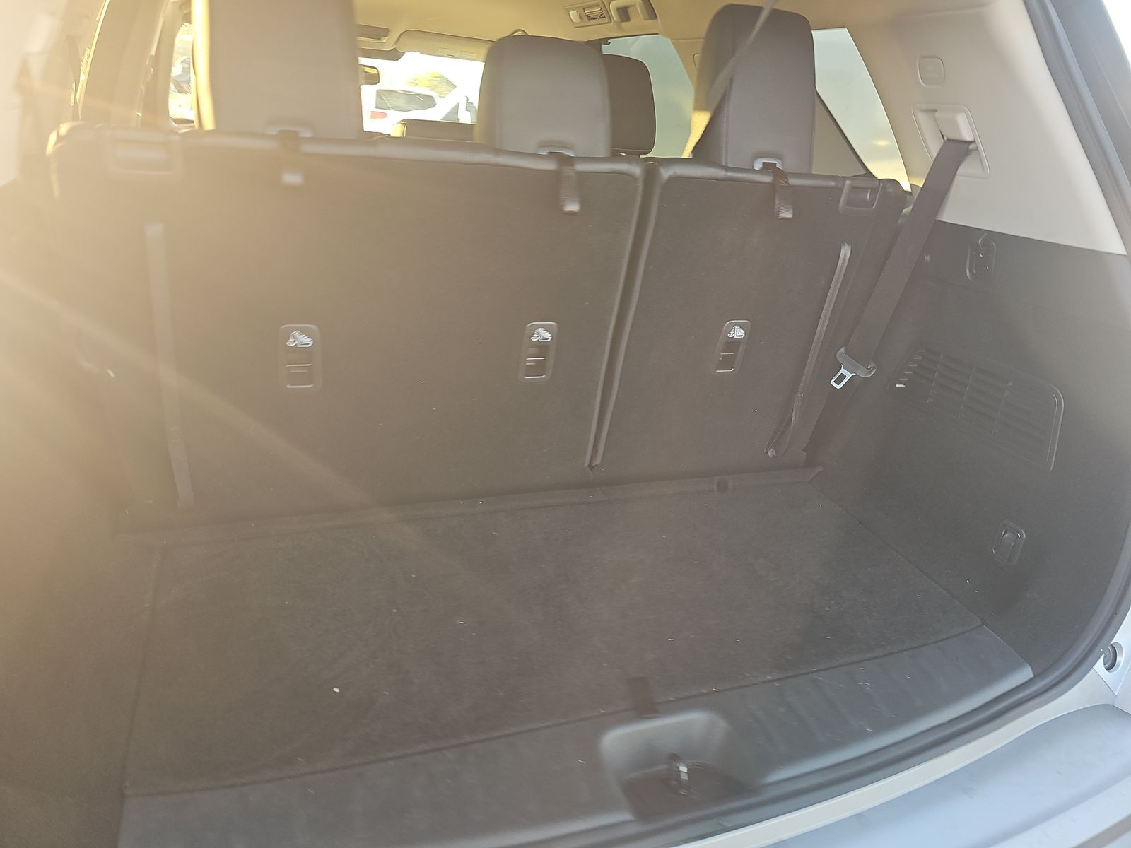 2022 Nissan Pathfinder SL FWD