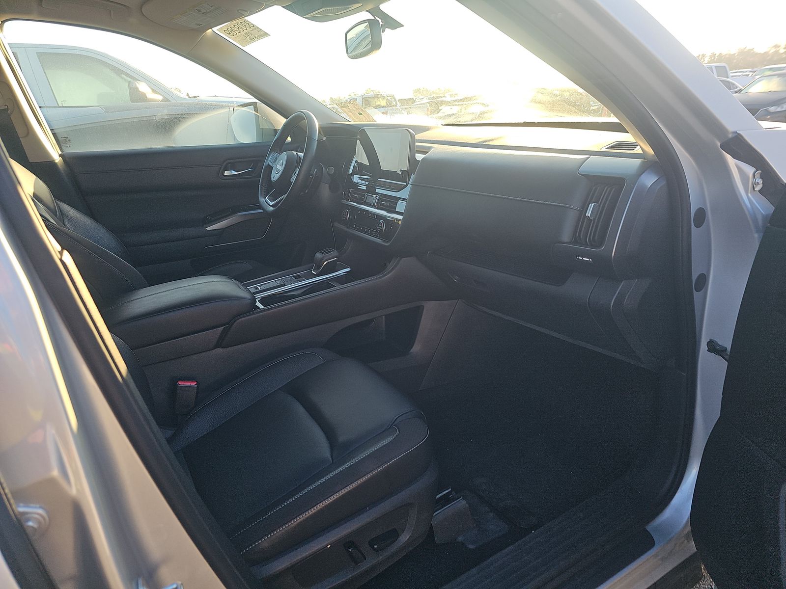 2022 Nissan Pathfinder SL FWD