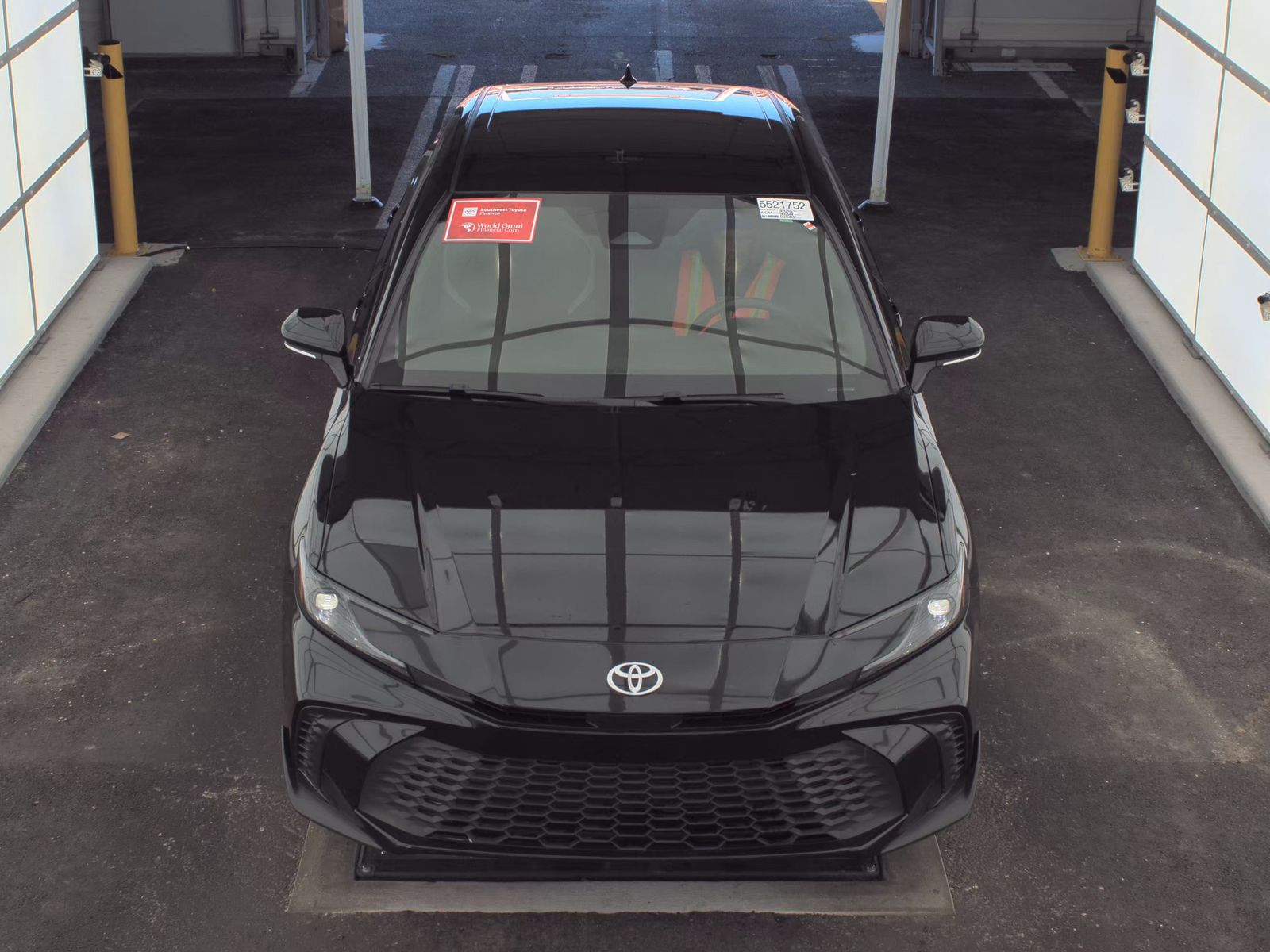 2025 Toyota Camry SE FWD